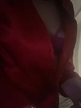 flirtyfraya online show from December 10, 2024, 11:30 pm