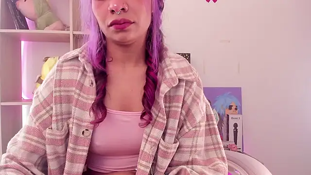 Snapshot of KatieSimpson_ chatting on December 23, 2024, 5:54 pm KatieSimpson online show from December 23, 2024, 5:54 pm