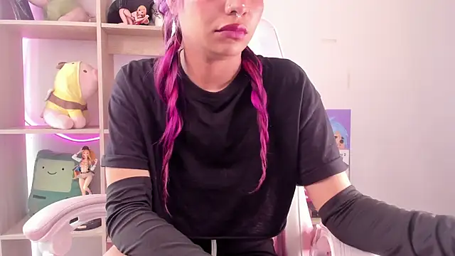 Snapshot of KatieSimpson_ chatting on December 26, 2024, 6:12 pm KatieSimpson online show from December 26, 2024, 6:12 pm