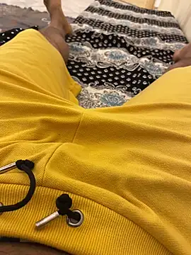 Lahcene online show from November 6, 2025, 6:23 pm