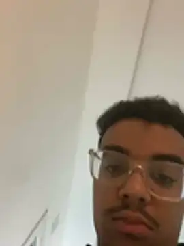 Snapshot of Lahcene chatting on March 2, 2026, 9:00 pm Lahcene online show from March 2, 2026, 9:00 pm