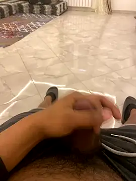 Snapshot of Lahcene chatting on December 20, 2025, 9:39 pm Lahcene online show from December 20, 2025, 9:39 pm