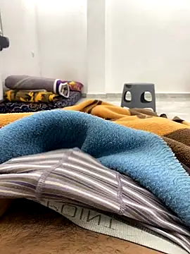 Snapshot of Lahcene chatting on December 19, 2025, 10:01 pm Lahcene online show from December 19, 2025, 10:01 pm