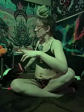 Stonermama666420 online show from January 18, 2026, 8:12 pm