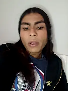 Snapshot of Emily_Isa_ chatting on December 10, 2024, 11:51 pm Emily Isa online show from December 10, 2024, 11:51 pm
