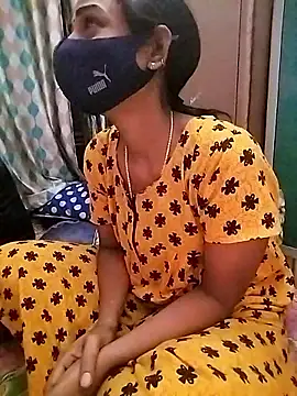 Snapshot of sweety_telugu_couple2027 chatting on March 3, 2025, 4:21 am sweety telugu couple2027 online show from March 3, 2025, 4:21 am