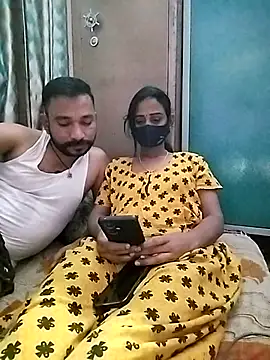 Snapshot of sweety_telugu_couple2027 chatting on March 8, 2025, 3:35 pm sweety telugu couple2027 online show from March 8, 2025, 3:35 pm