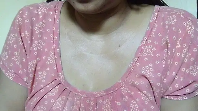 Snapshot of Suhana-sapna chatting on October 8, 2025, 3:30 am Suhana-sapna online show from October 8, 2025, 3:30 am