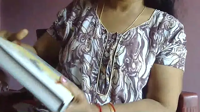 Snapshot of Suhana-sapna chatting on April 2, 2026, 3:46 am Suhana-sapna online show from April 2, 2026, 3:46 am