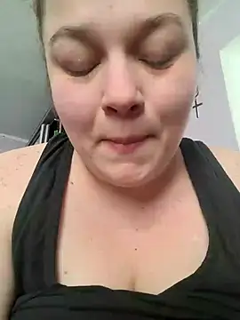 Sweetchubbybbw online show from February 11, 2025, 11:42 am