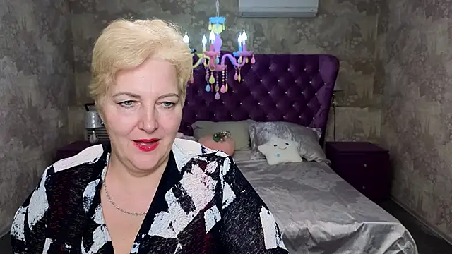Sandra Snow online show from February 7, 2025, 8:31 pm