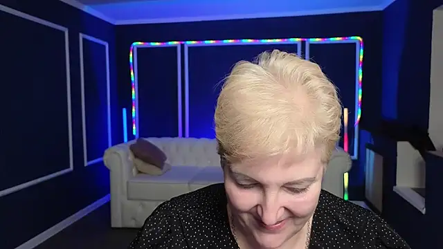 Sandra Snow online show from February 6, 2025, 8:34 pm