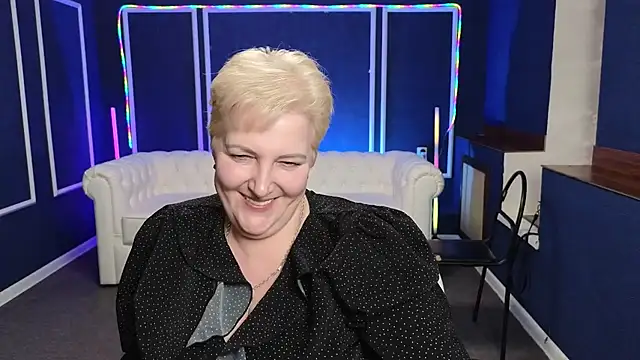 Sandra Snow online show from February 2, 2025, 8:41 pm