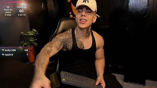 Snapshot of Flynn_Riider chatting on November 17, 2025, 5:17 pm Flynn Riider online show from November 17, 2025, 5:17 pm