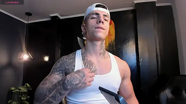 Snapshot of Flynn_Riider chatting on December 14, 2025, 1:39 pm Flynn Riider online show from December 14, 2025, 1:39 pm