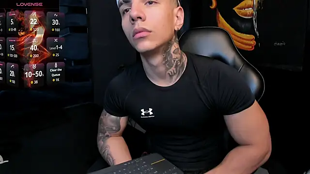 Snapshot of Flynn_Riider chatting on November 10, 2025, 5:18 pm Flynn Riider online show from November 10, 2025, 5:18 pm