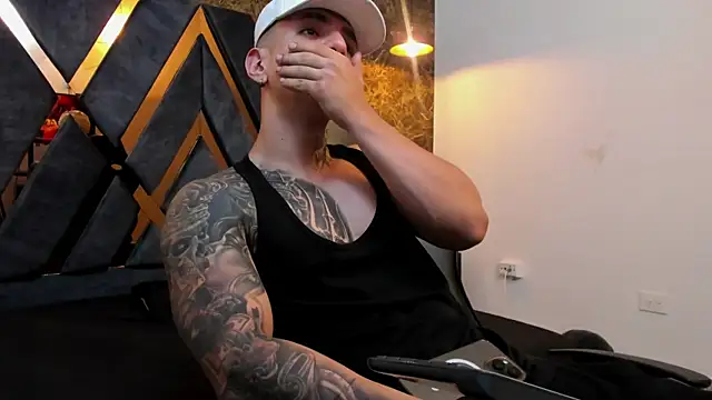 Snapshot of Flynn_Riider chatting on November 2, 2025, 12:04 am Flynn Riider online show from November 2, 2025, 12:04 am