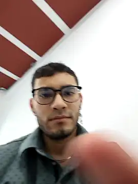 Snapshot of alexdesire chatting on November 26, 2025, 10:10 pm alexdesire online show from November 26, 2025, 10:10 pm