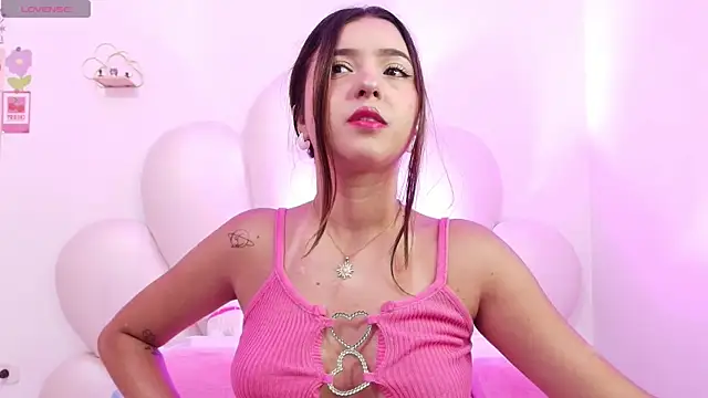 zoewillian online show from April 15, 2026, 9:48 pm