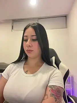 Snapshot of Zoee_t chatting on April 26, 2026, 5:16 am Zoee t online show from April 26, 2026, 5:16 am