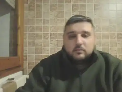  revianzip1 online show from February 3, 2025, 5:56 pm