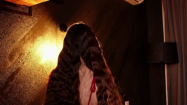 MuseSolis online show from February 7, 2025, 9:04 pm