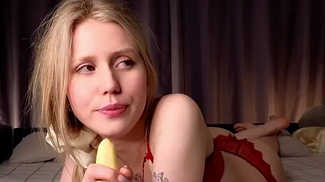 Snapshot of WiloneEsse chatting on March 18, 2025, 7:22 am WiloneEsse online show from March 18, 2025, 7:22 am