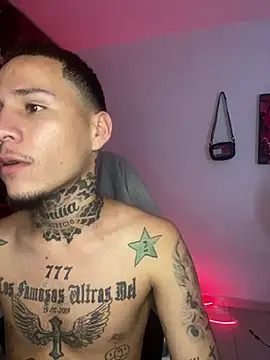 Snapshot of Junihn0 chatting on February 1, 2025, 4:11 pm Junihn0 online show from February 1, 2025, 4:11 pm