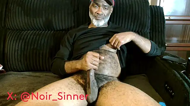 Snapshot of sinnernoir chatting on June 25, 2026, 5:23 am sinnernoir online show from June 25, 2026, 5:23 am