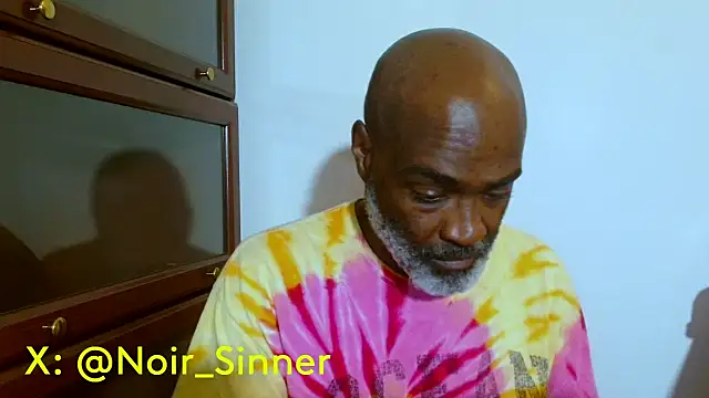 Snapshot of sinnernoir chatting on May 19, 2026, 1:21 am sinnernoir online show from May 19, 2026, 1:21 am