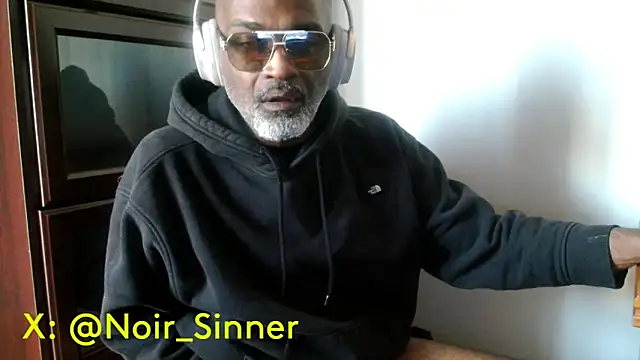 Snapshot of sinnernoir chatting on May 4, 2026, 1:14 pm sinnernoir online show from May 4, 2026, 1:14 pm