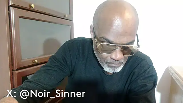 Snapshot of sinnernoir chatting on April 21, 2026, 5:14 am sinnernoir online show from April 21, 2026, 5:14 am