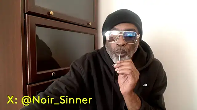 Snapshot of sinnernoir chatting on April 22, 2026, 3:30 pm sinnernoir online show from April 22, 2026, 3:30 pm