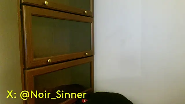 Snapshot of sinnernoir chatting on April 28, 2026, 5:34 am sinnernoir online show from April 28, 2026, 5:34 am