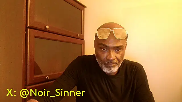 Snapshot of sinnernoir chatting on April 24, 2026, 2:46 am sinnernoir online show from April 24, 2026, 2:46 am