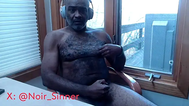 sinnernoir online show from November 8, 2025, 5:49 pm