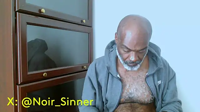 Snapshot of sinnernoir chatting on May 21, 2026, 1:41 pm sinnernoir online show from May 21, 2026, 1:41 pm
