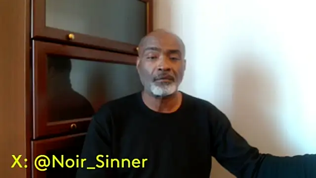 Snapshot of sinnernoir chatting on May 1, 2026, 5:18 pm sinnernoir online show from May 1, 2026, 5:18 pm