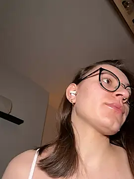 Snapshot of Lilly_Soulmate chatting on February 3, 2026, 4:10 am Lilly Soulmate online show from February 3, 2026, 4:10 am