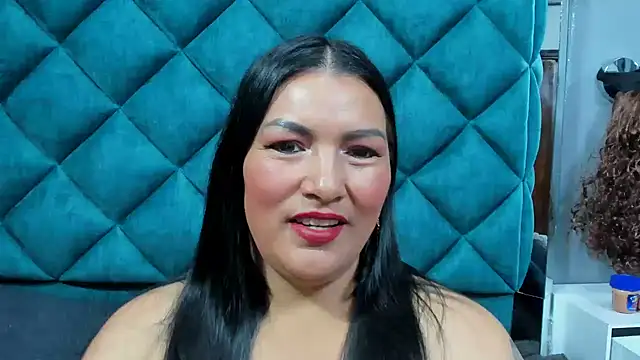 PENELOPELEWISs online show from October 29, 2025, 1:48 am