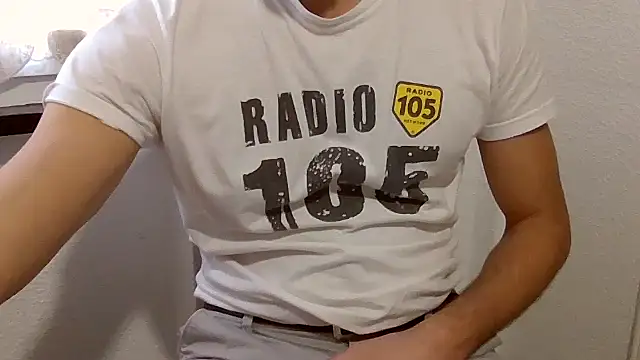 Snapshot of ItalStall chatting on November 6, 2025, 11:58 am ItalStall online show from November 6, 2025, 11:58 am