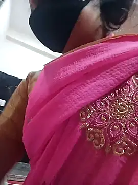 Snapshot of Cute-Aadhvita chatting on March 18, 2026, 2:37 am Cute-Aadhvita online show from March 18, 2026, 2:37 am