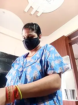 Snapshot of Cute-Aadhvita chatting on July 1, 2026, 3:18 am Cute-Aadhvita online show from July 1, 2026, 3:18 am