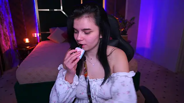 Snapshot of ShinyShyy chatting on March 3, 2025, 4:36 pm ShinyShyy online show from March 3, 2025, 4:36 pm