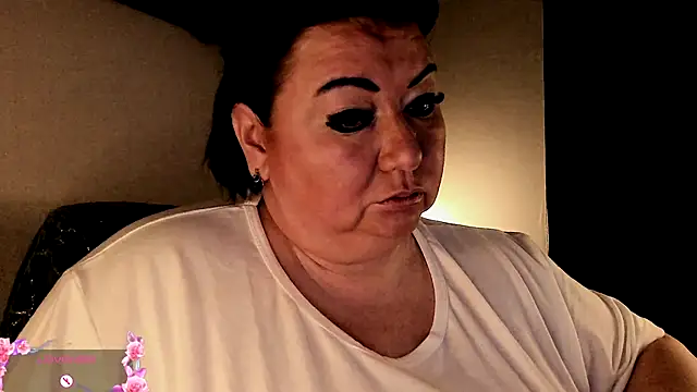 Snapshot of SexxyDreams1 chatting on September 24, 2025, 6:09 am SexxyDreams1 online show from September 24, 2025, 6:09 am