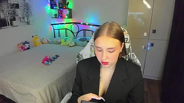 LinaTruly online show from May 25, 2026, 9:13 pm