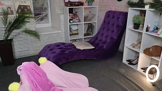 Snapshot of Ruby_Rubarb chatting on February 14, 2025, 2:23 pm Ruby Rubarb online show from February 14, 2025, 2:23 pm