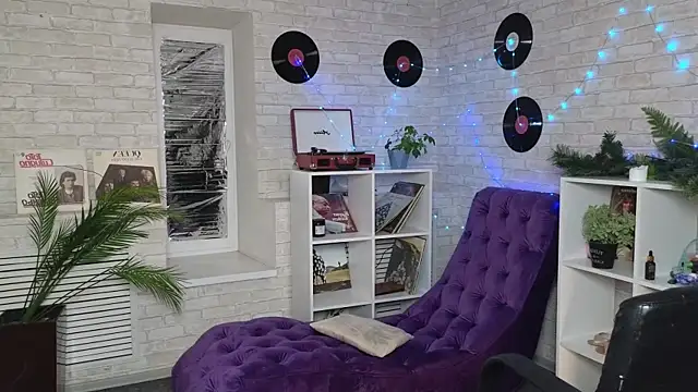 Snapshot of Ruby_Rubarb chatting on February 11, 2025, 5:18 pm Ruby Rubarb online show from February 11, 2025, 5:18 pm