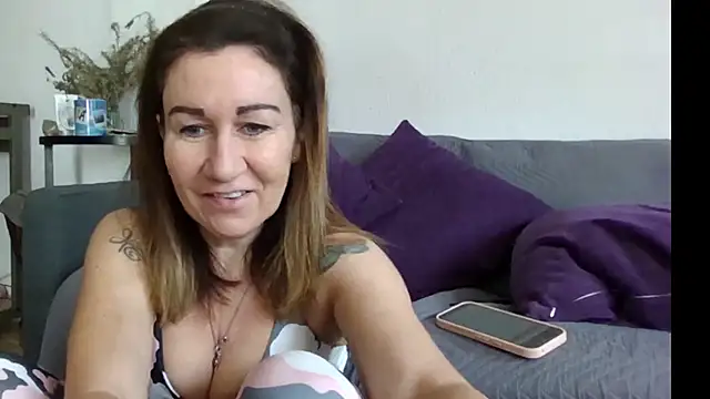 Snapshot of TamaraSweetxo chatting on April 30, 2026, 8:10 am TamaraSweetxo online show from April 30, 2026, 8:10 am