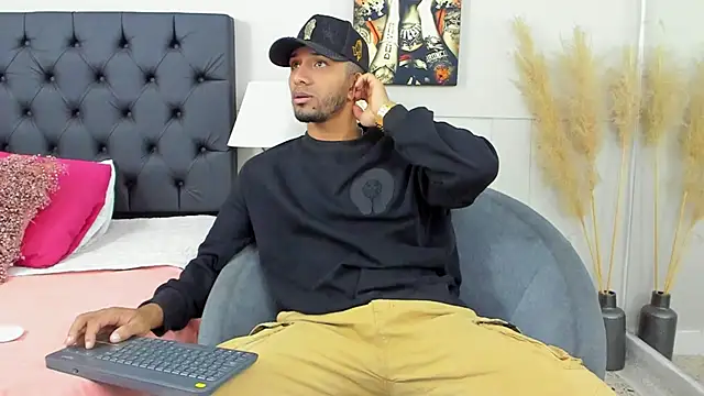 Robin Rief online show from March 3, 2025, 3:27 am